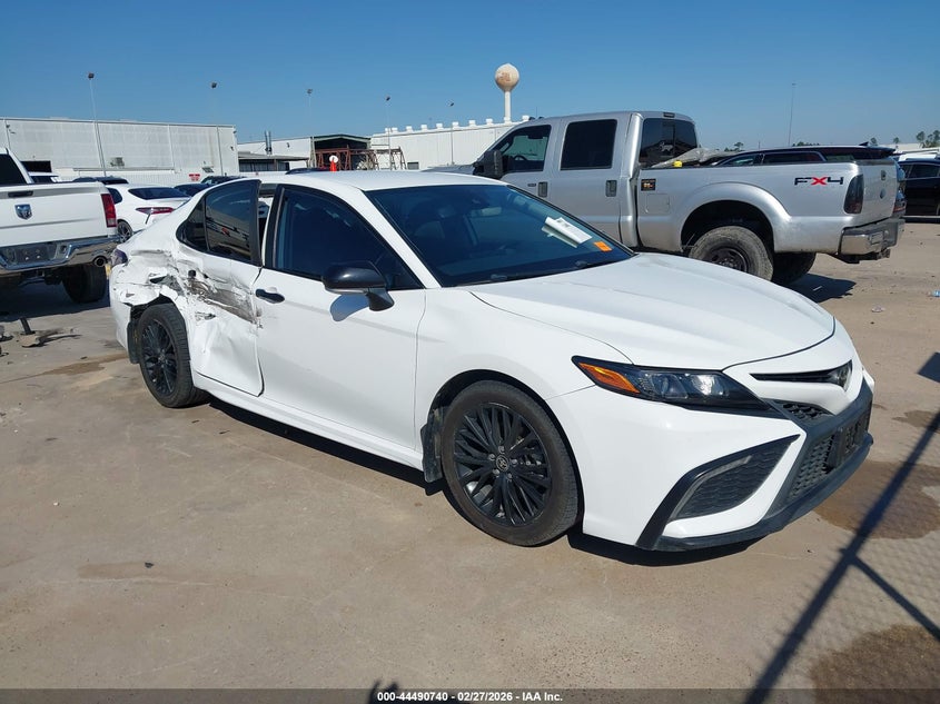2022 Toyota Camry Se Nightshade Edition