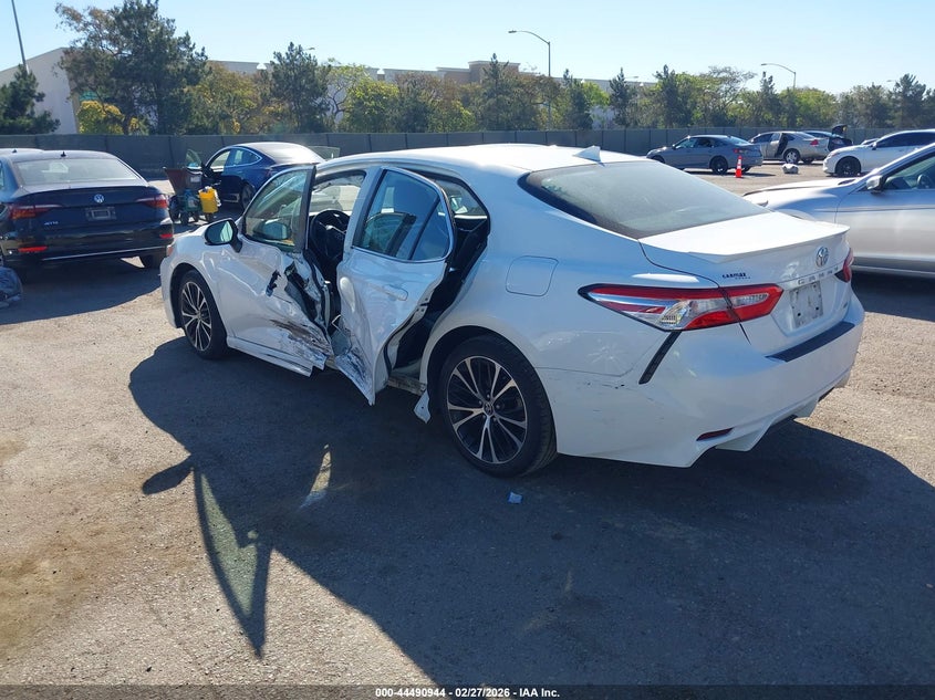 2020 Toyota Camry Se
