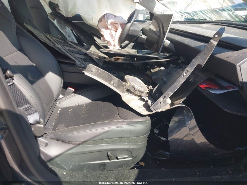 2025 Tesla Model 3 Long Range Rear-Wheel Drive/Standard Rear-Wheel Drive