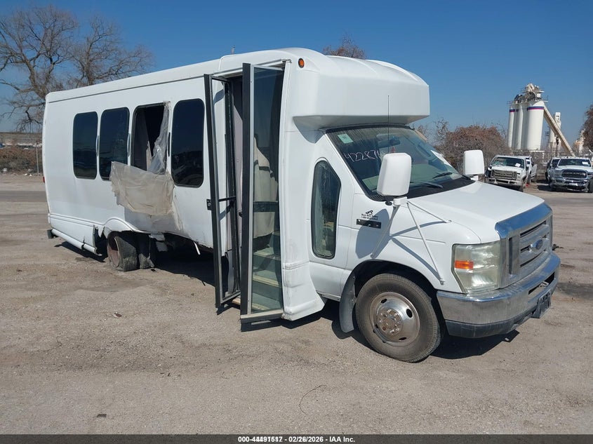 2009 Ford E-450 Cutaway