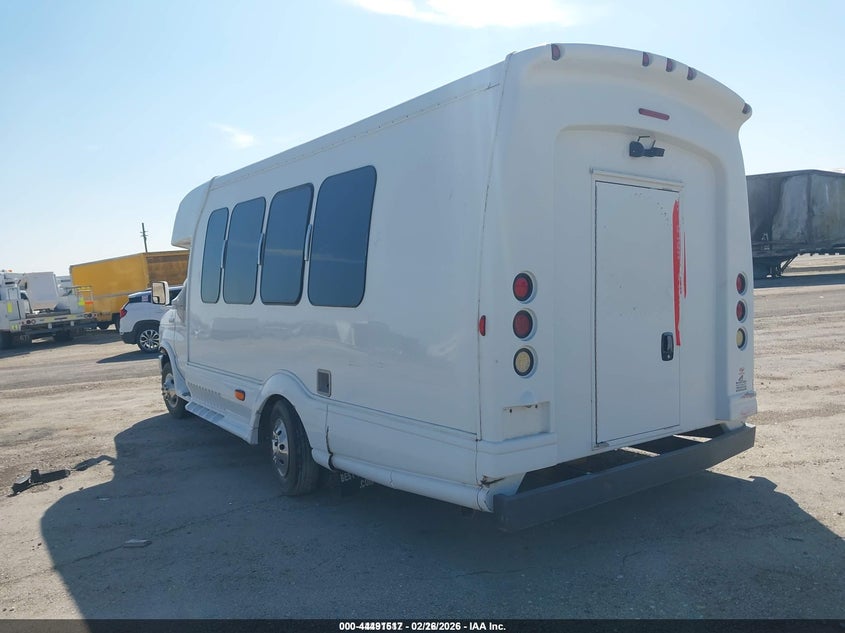 2009 Ford E-450 Cutaway