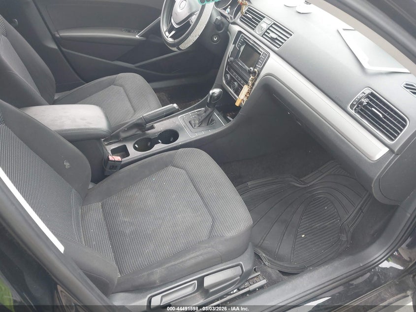 2016 Volkswagen Passat 1.8T S