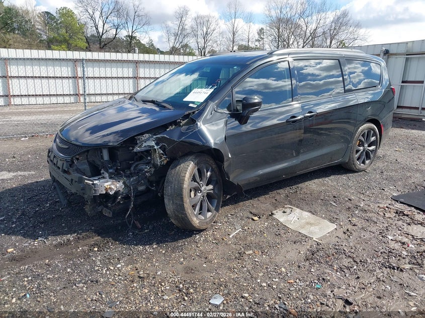 2020 Chrysler Pacifica Touring L Plus