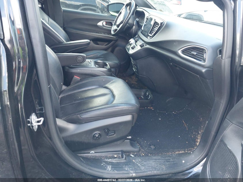 2020 Chrysler Pacifica Touring L Plus