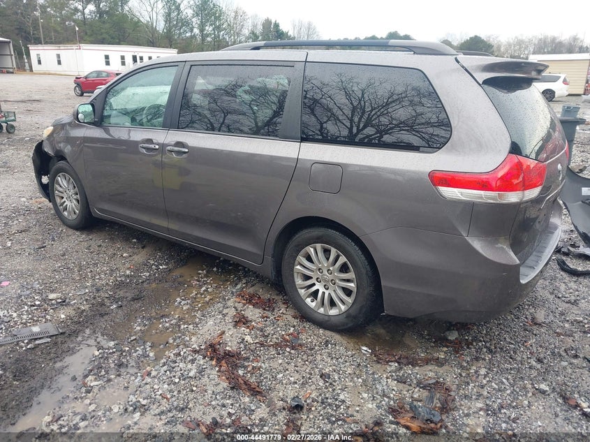 2011 Toyota Sienna Xle V6