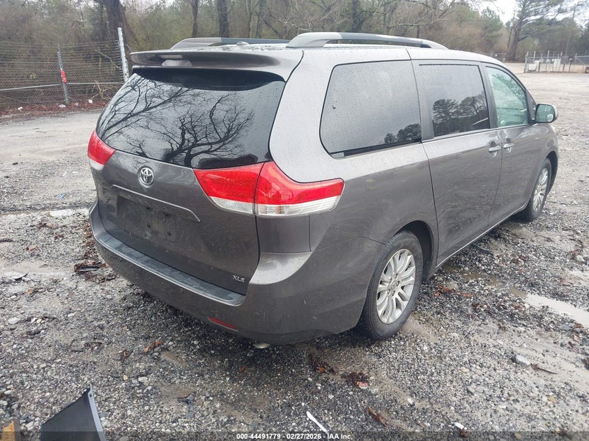 2011 Toyota Sienna Xle V6
