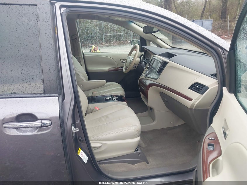 2011 Toyota Sienna Xle V6