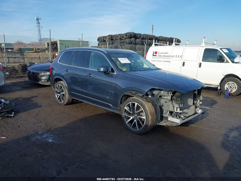 2022 VOLVO XC90 T6 MOMENTUM 6 PASSENGER