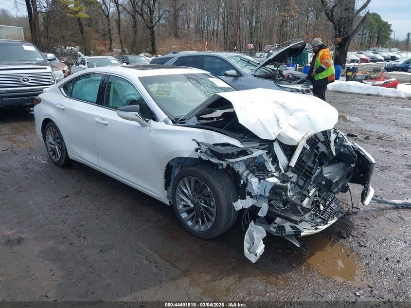 2024 LEXUS ES 300H LUXURY