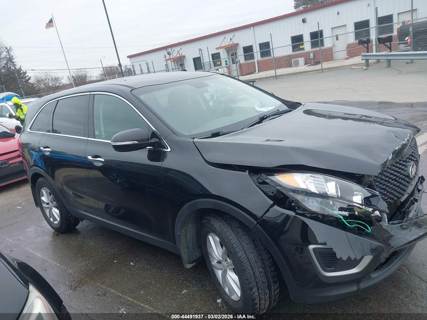 2018 Kia Sorento 2.4L L VIN: 5XYPG4A30JG411744 Lot: 44491937