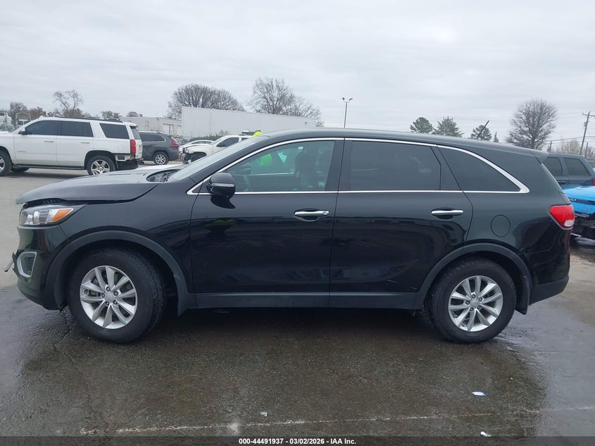 2018 Kia Sorento 2.4L L VIN: 5XYPG4A30JG411744 Lot: 44491937