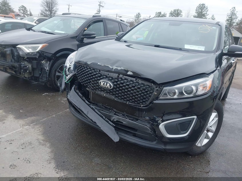 2018 Kia Sorento 2.4L L VIN: 5XYPG4A30JG411744 Lot: 44491937