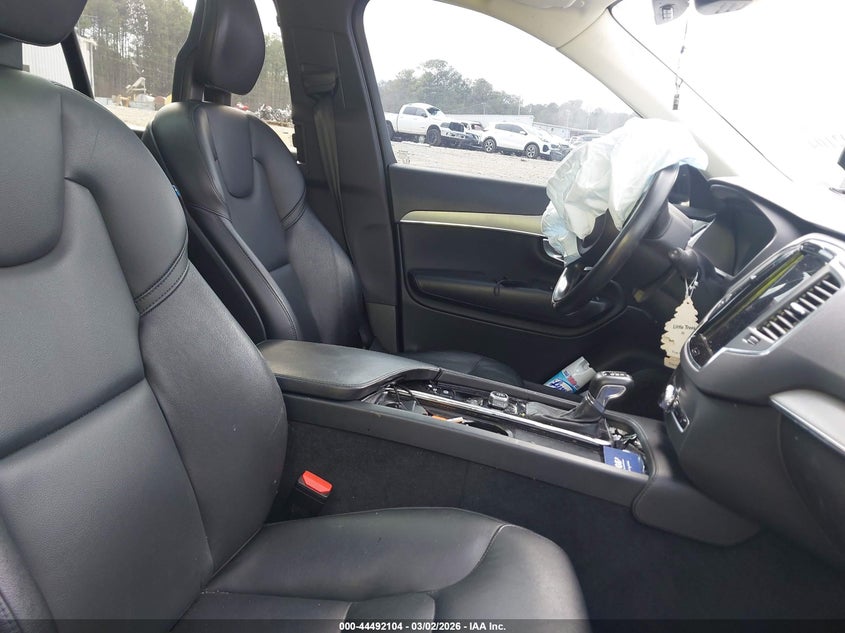 2021 Volvo Xc90 T5 Momentum 7 Passenger