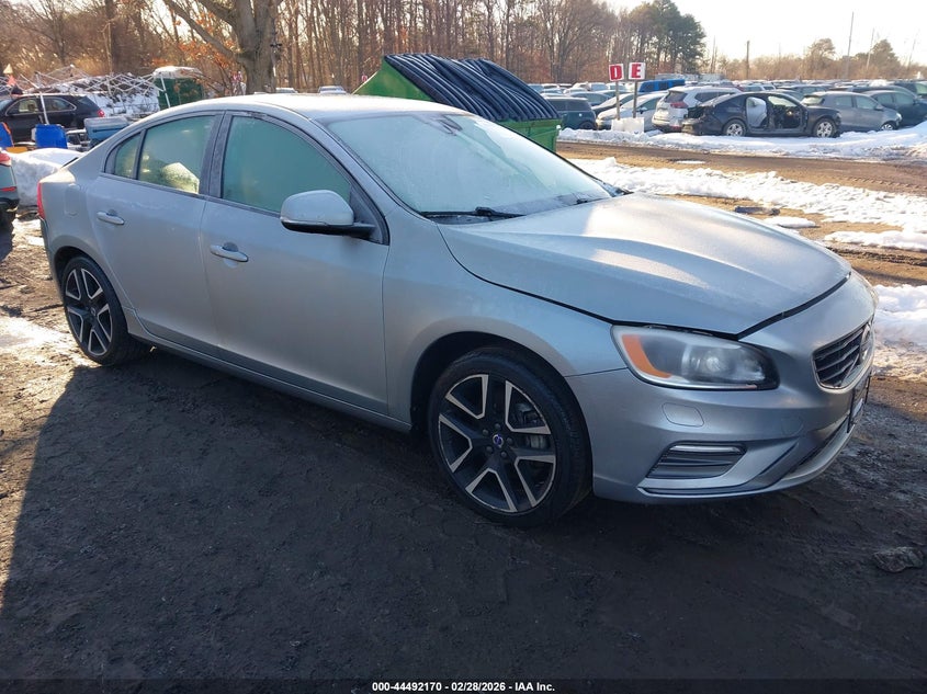 2017 VOLVO S60 T5 DYNAMIC