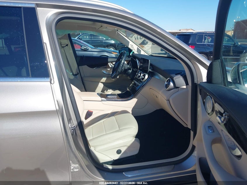 2020 Mercedes-Benz Glc 300