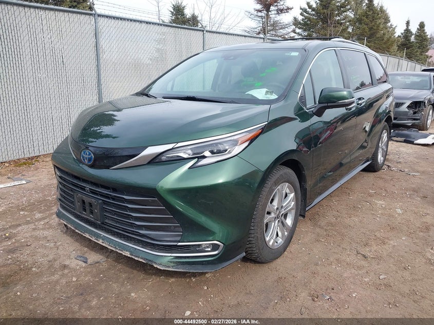 2022 Toyota Sienna Platinum
