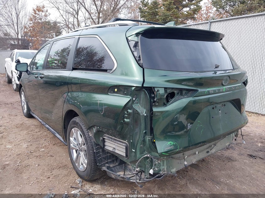 2022 Toyota Sienna Platinum