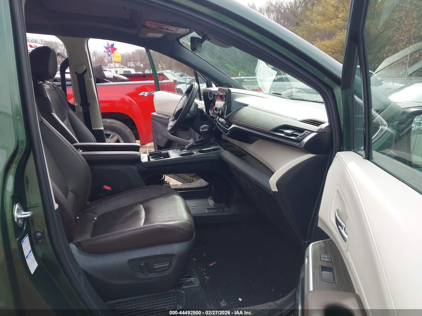 2022 Toyota Sienna Platinum