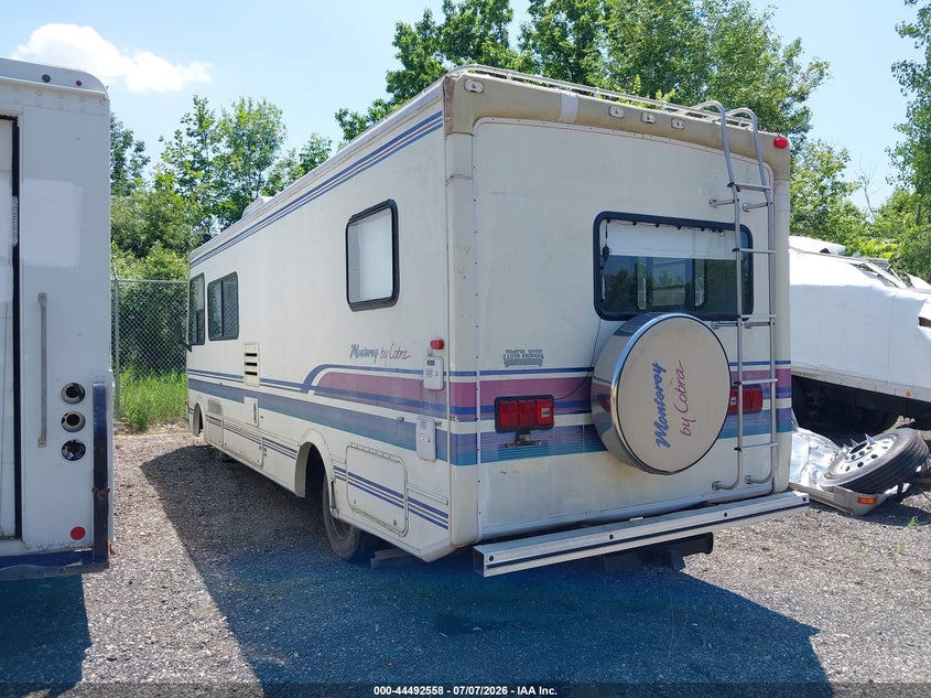 1994 CHEVROLET P30 auction photo 3