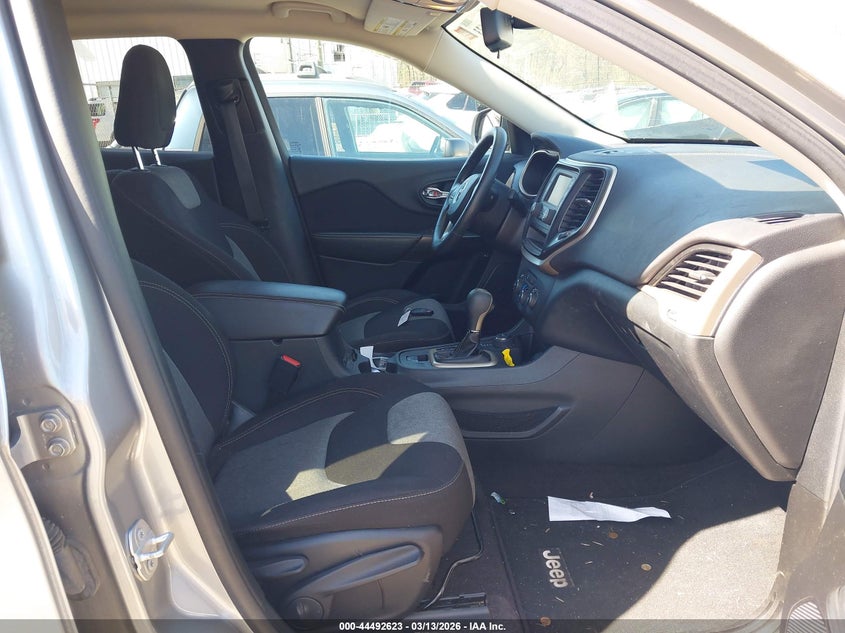 2016 Jeep Cherokee Sport