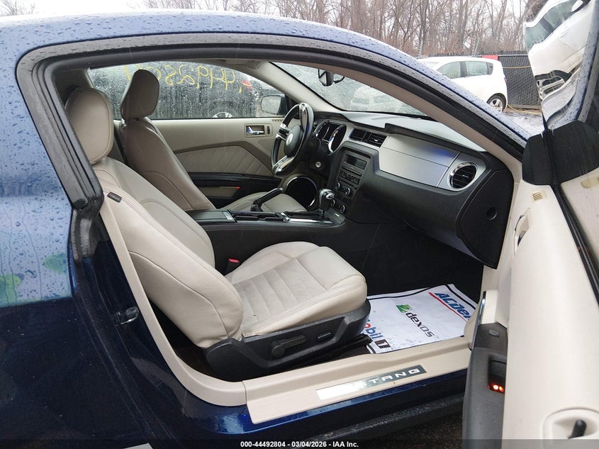 2010 Ford Mustang V6/V6 Premium