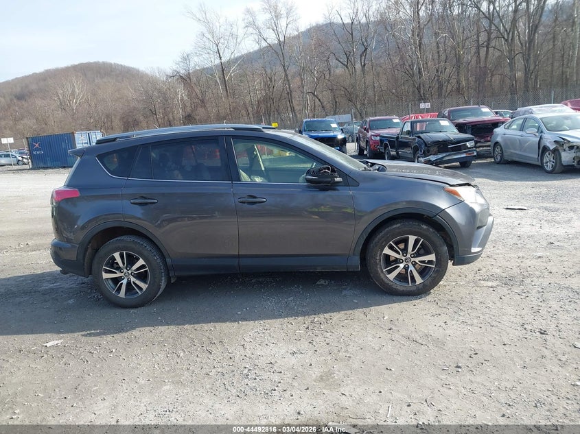 2017 Toyota Rav4 Xle VIN: JTMWFREV4HJ123386 Lot: 44492816