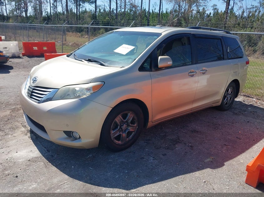 2014 Toyota Sienna Limited V6 7 Passenger