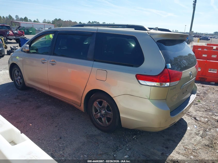 2014 Toyota Sienna Limited V6 7 Passenger