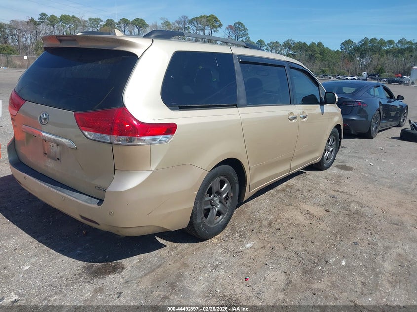 2014 Toyota Sienna Limited V6 7 Passenger