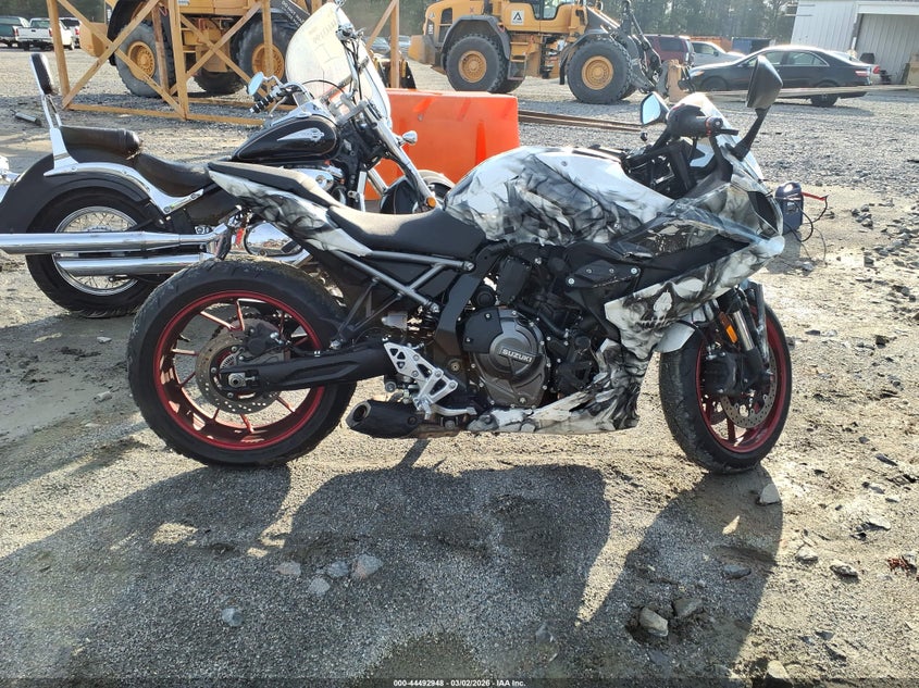 2024 Suzuki Gsx800 F VIN: JS1EM13B7R7100348 Lot: 44492948