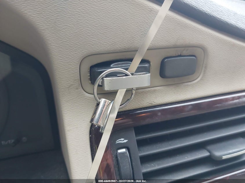 2008 Volvo V70 3.2 VIN: YV1BW982X81015297 Lot: 44492987