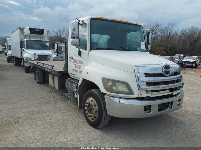 5PVNJ8JP9E4S51063 HINO 258/268 Photo 1