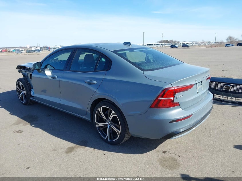 2024 Volvo S60 B5 Core Dark Theme