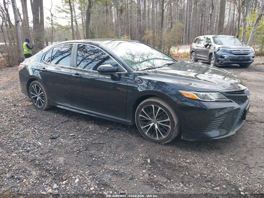 2018 TOYOTA CAMRY auction photo 1