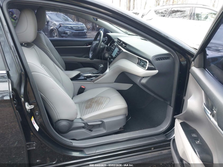 2018 TOYOTA CAMRY auction photo 5