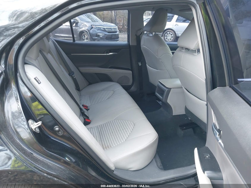 2018 TOYOTA CAMRY auction photo 8