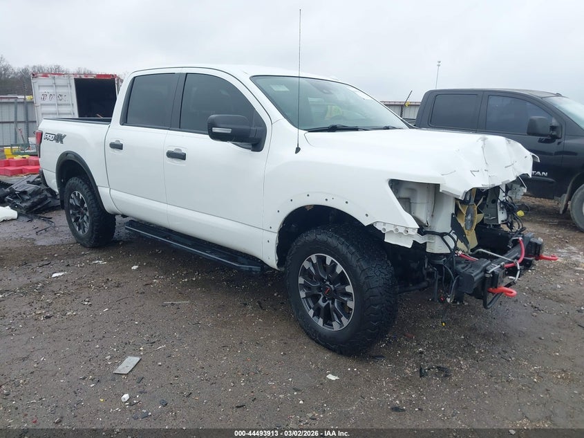 2020 NISSAN TITAN PRO-4X 4X4