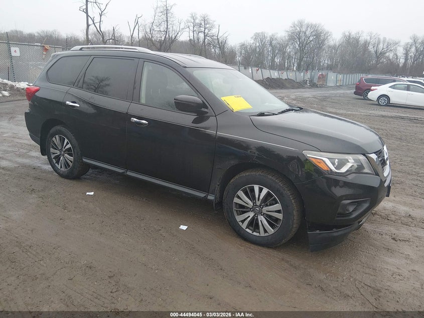 2018 Nissan Pathfinder Sv