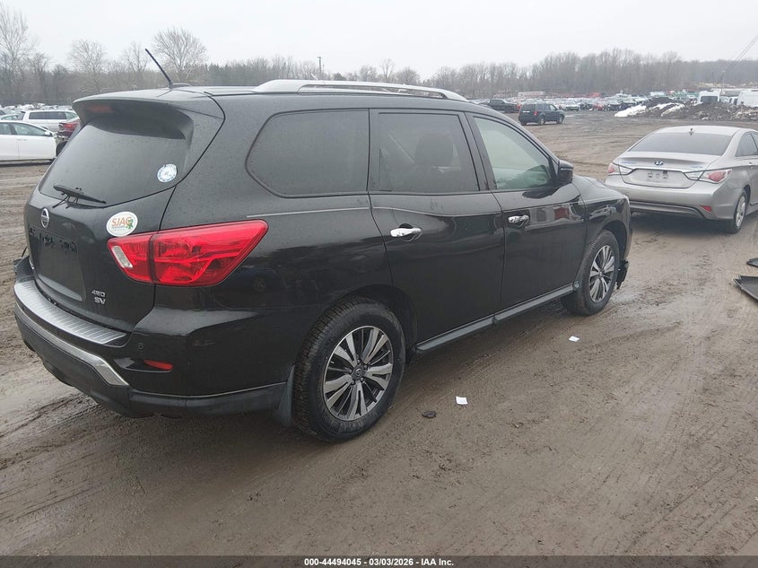 2018 Nissan Pathfinder Sv