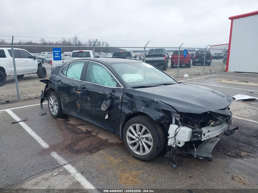 2022 Toyota Camry Le