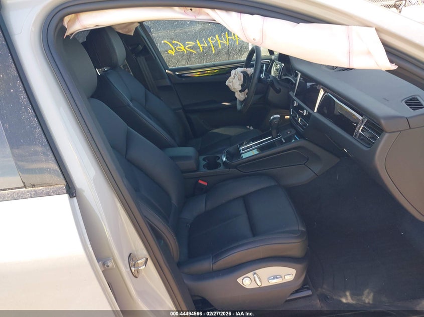 2023 Porsche Macan T