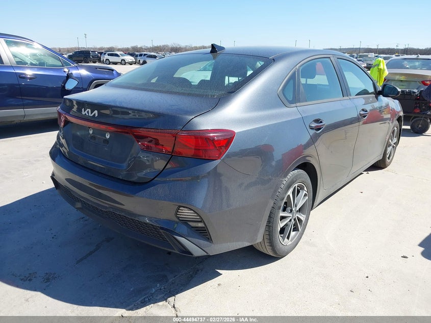 2024 Kia Forte Lxs