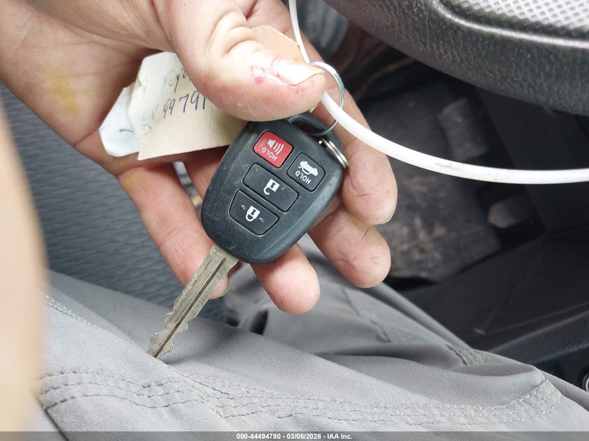 VIN 2T1BURHE5KC181364 2019 TOYOTA COROLLA LE