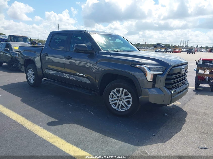 2026 Toyota Tundra Sr5 Crewmax 5.5' Bed