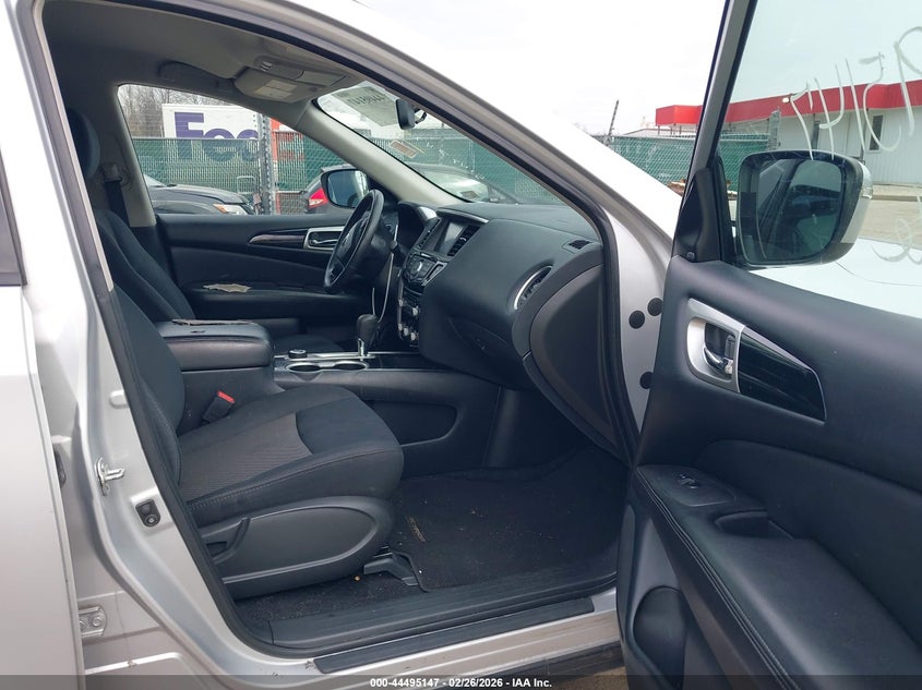 2019 Nissan Pathfinder Sv