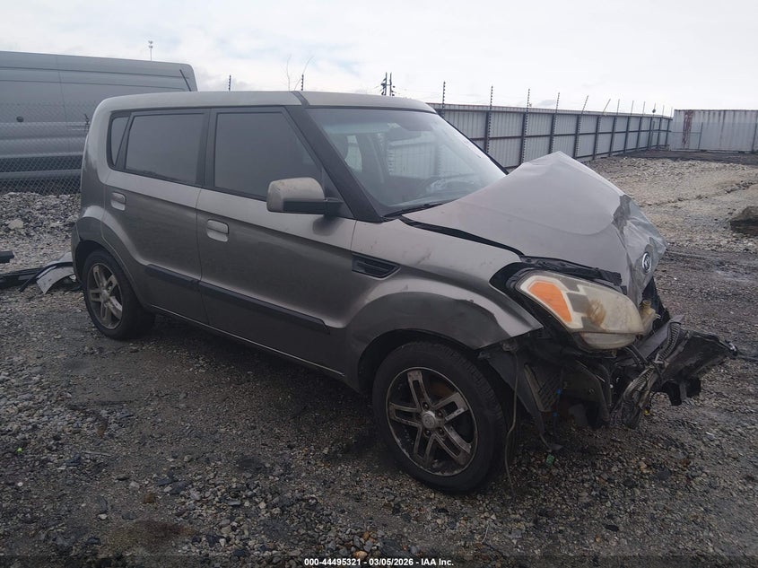 2010 Kia Soul +