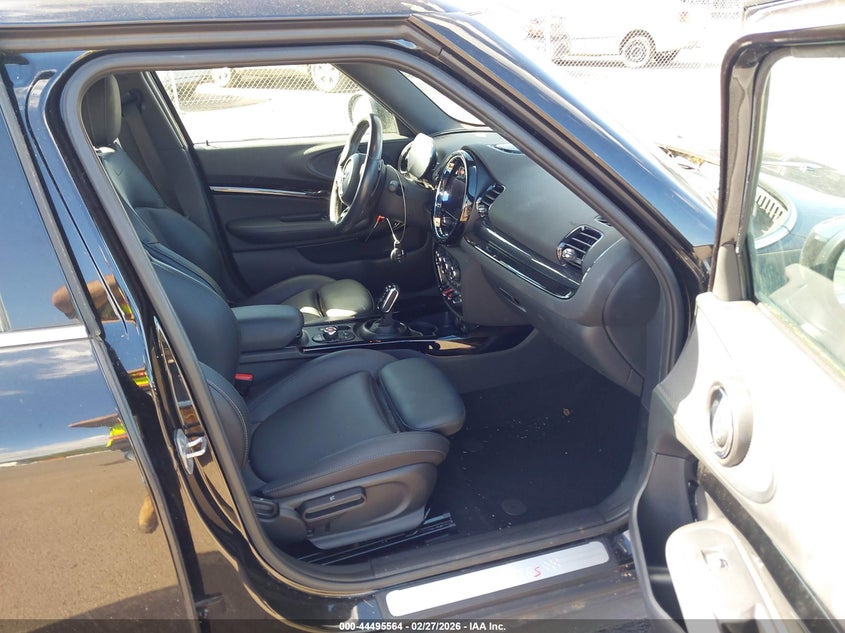 2022 MINI CLUBMAN auction photo 5