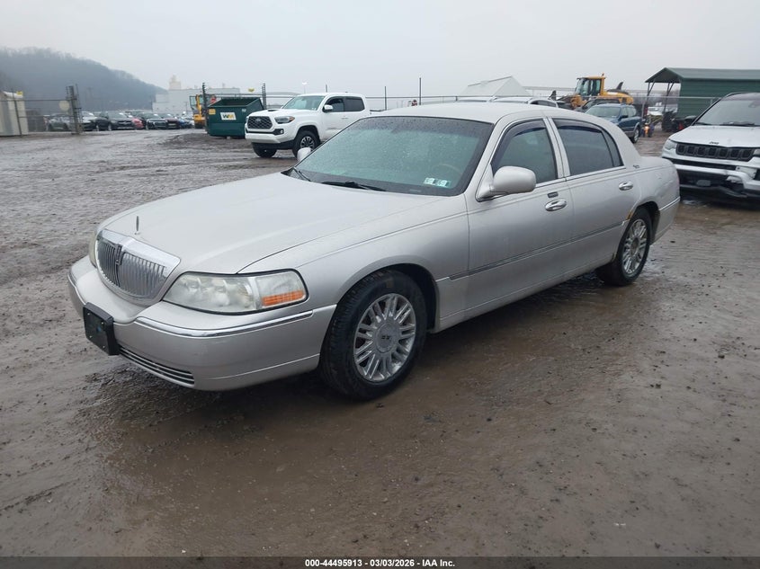 2009 Lincoln Town Car