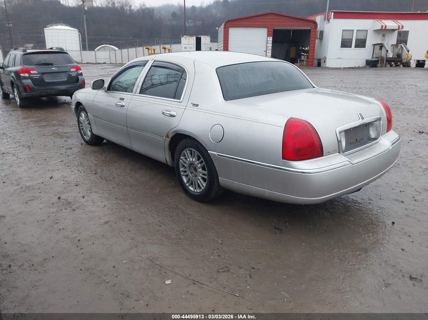 2009 Lincoln Town Car