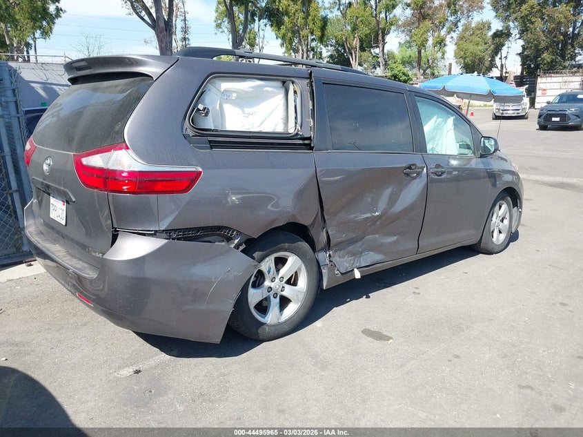 2015 Toyota Sienna Le 8 Passenger